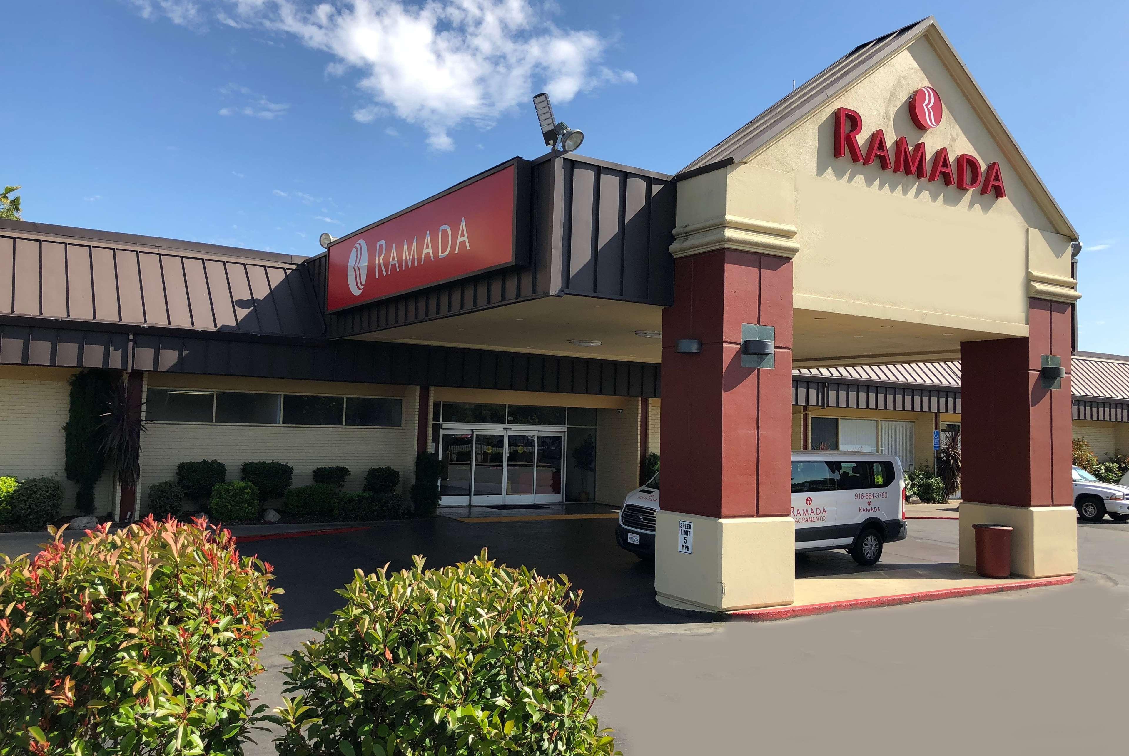 Ramada By Wyndham Sacramento Hotel North Highlands Exterior photo