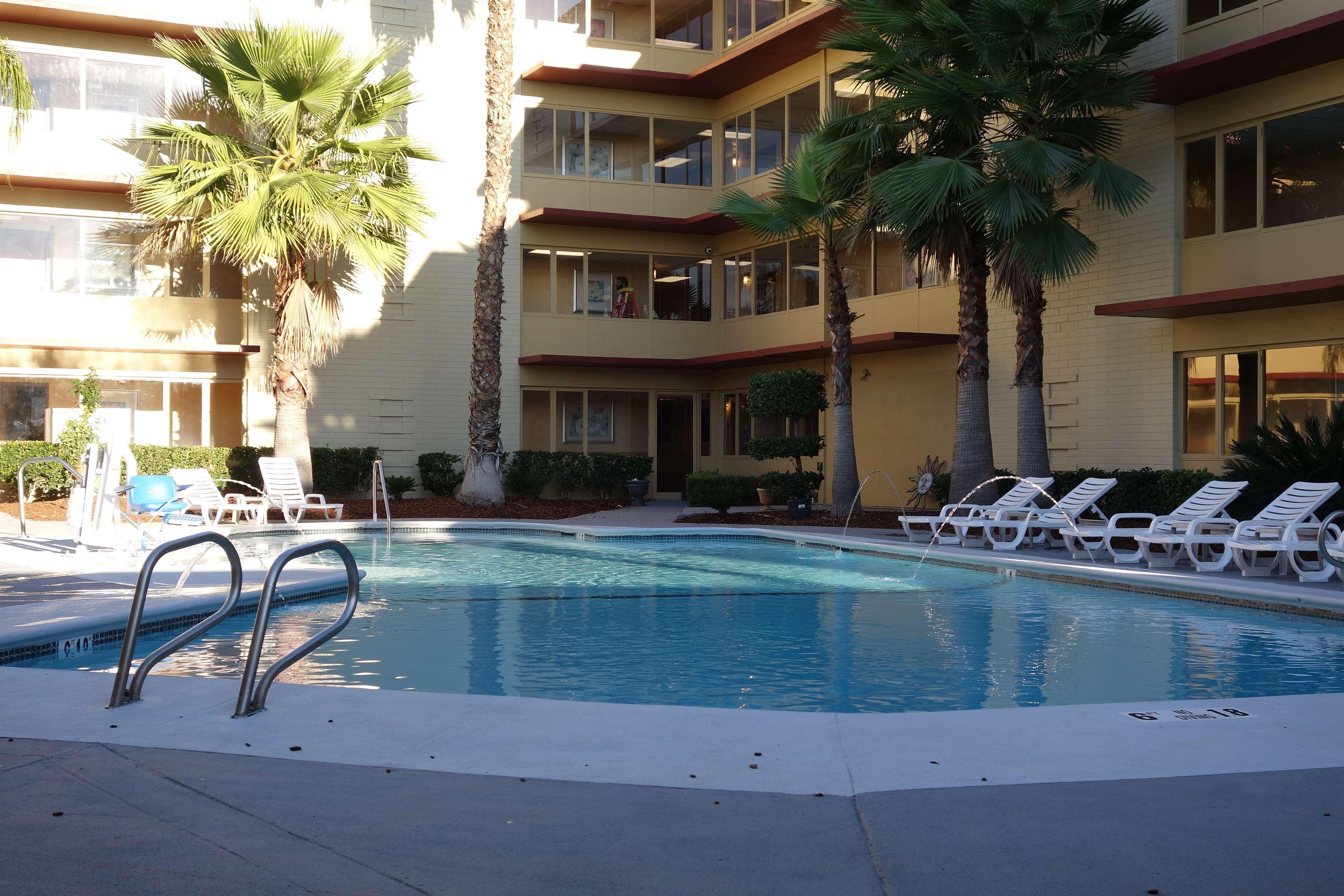 Ramada By Wyndham Sacramento Hotel North Highlands Exterior photo