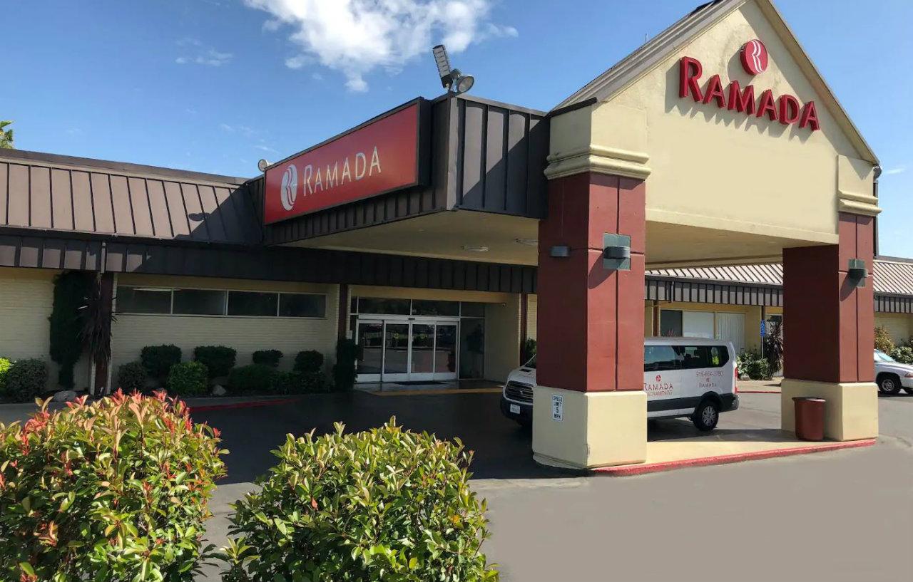 Ramada By Wyndham Sacramento Hotel North Highlands Exterior photo